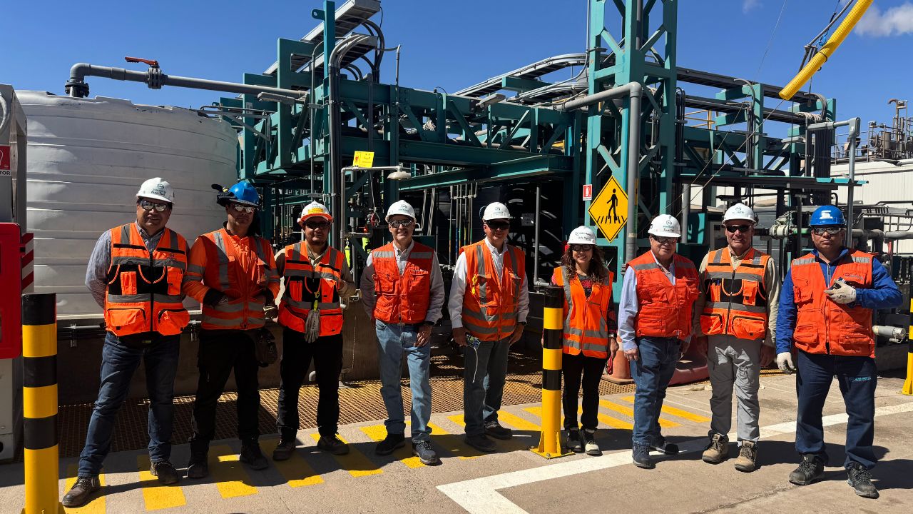 Equipo de Rom Mayer en una planta industrial